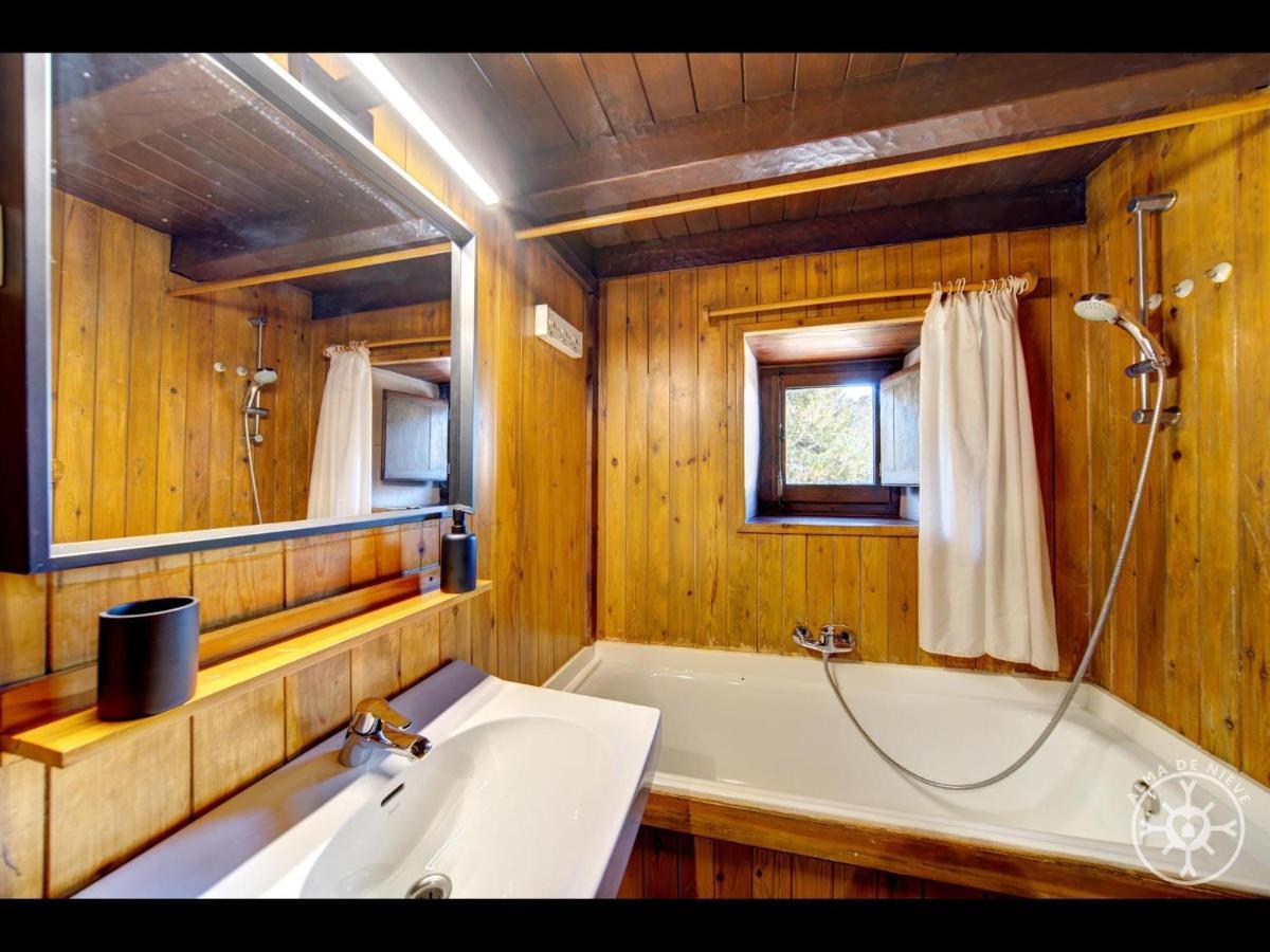 Casa Marmota De Alma De Nieve Villa บาเกย์รา-เบเรต ภายนอก รูปภาพ