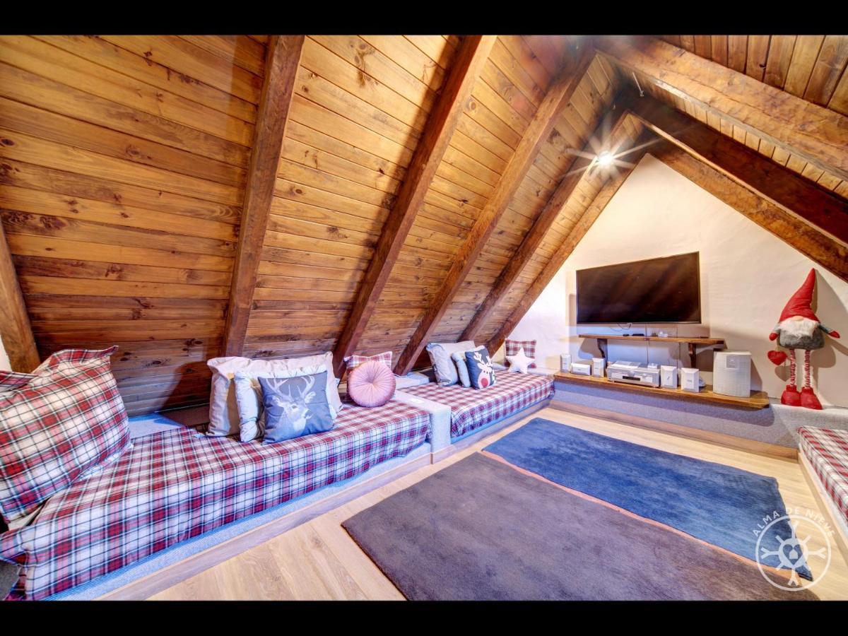 Casa Marmota De Alma De Nieve Villa บาเกย์รา-เบเรต ภายนอก รูปภาพ